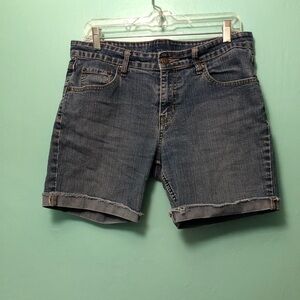 Levi Strauss size misses 8 medium shorts